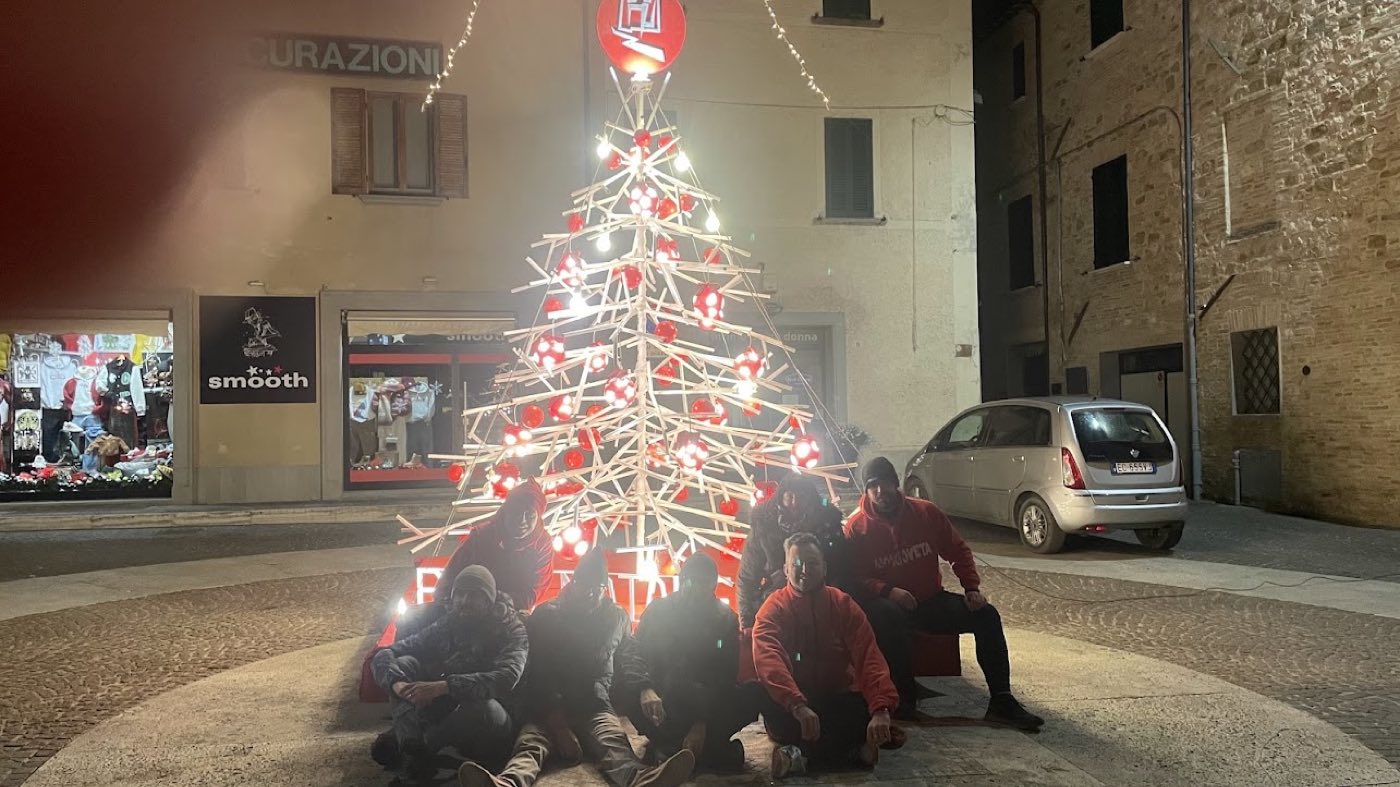 L'albero artistico del rione Moncioveta — 2024