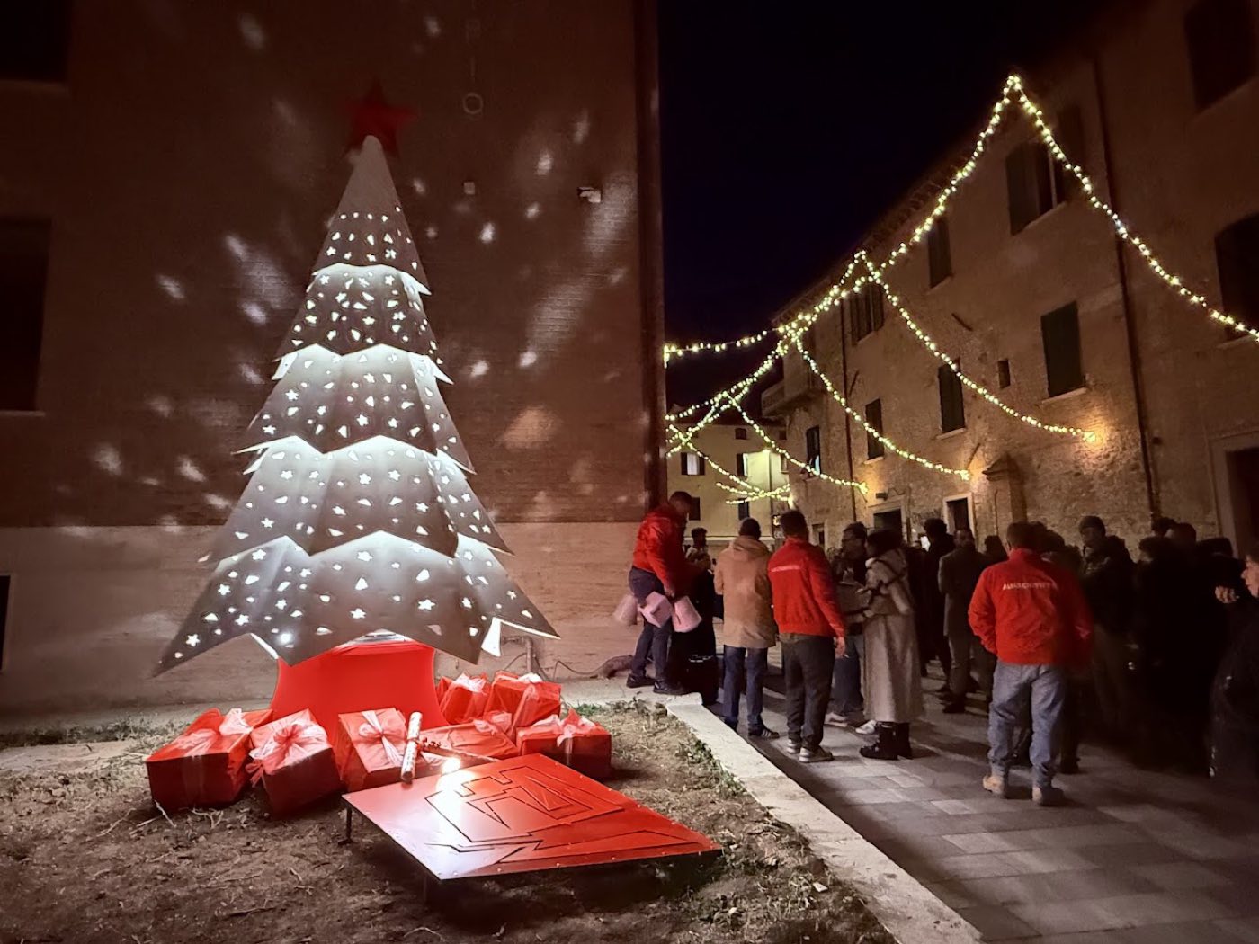 L'albero artistico del rione Moncioveta — 2025