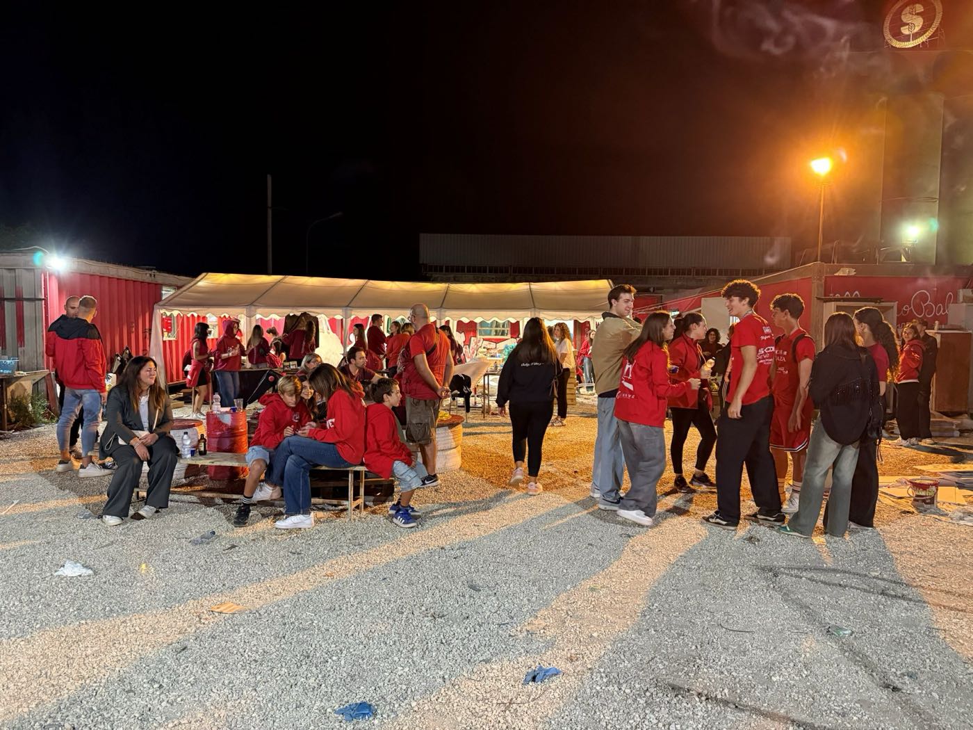 Il piazzale del rione Moncioveta: lavori e momenti di aggregazione