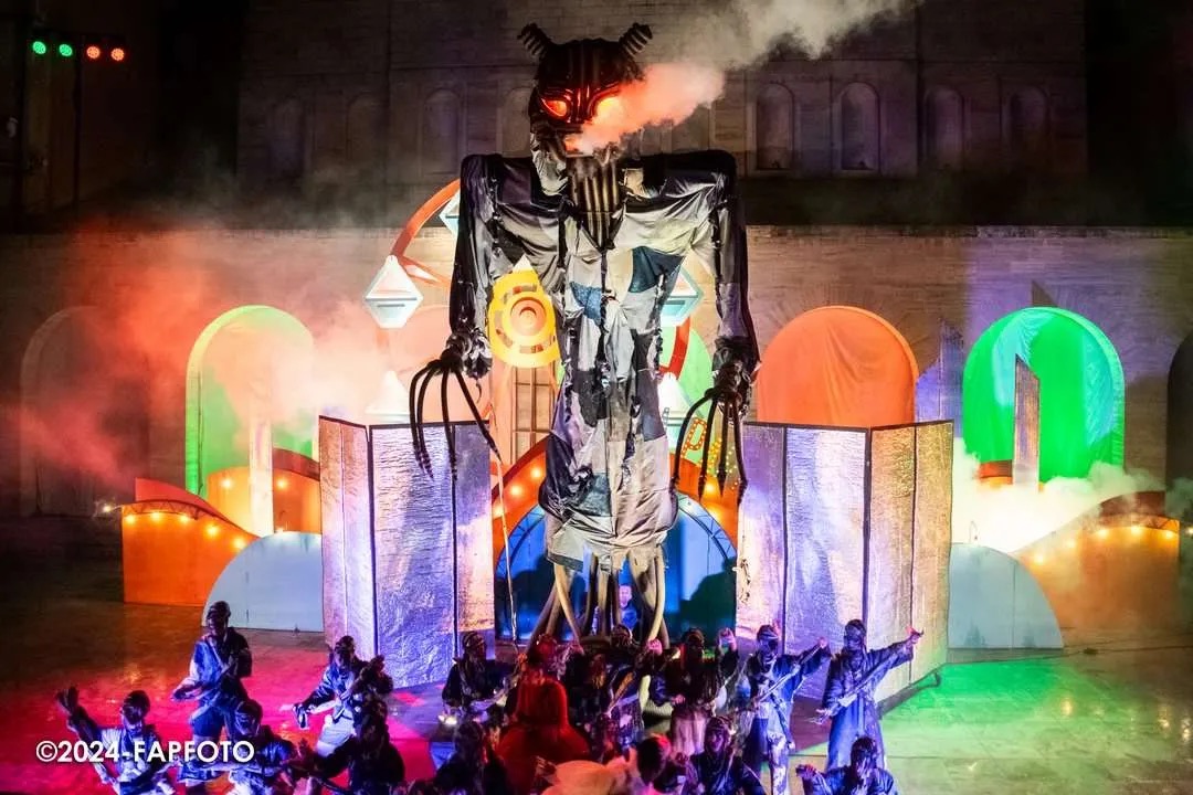 La sfilata del rione Moncioveta al Palio de San Michele