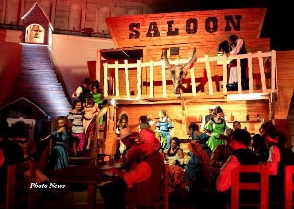 La sfilata del rione Moncioveta al Palio de San Michele